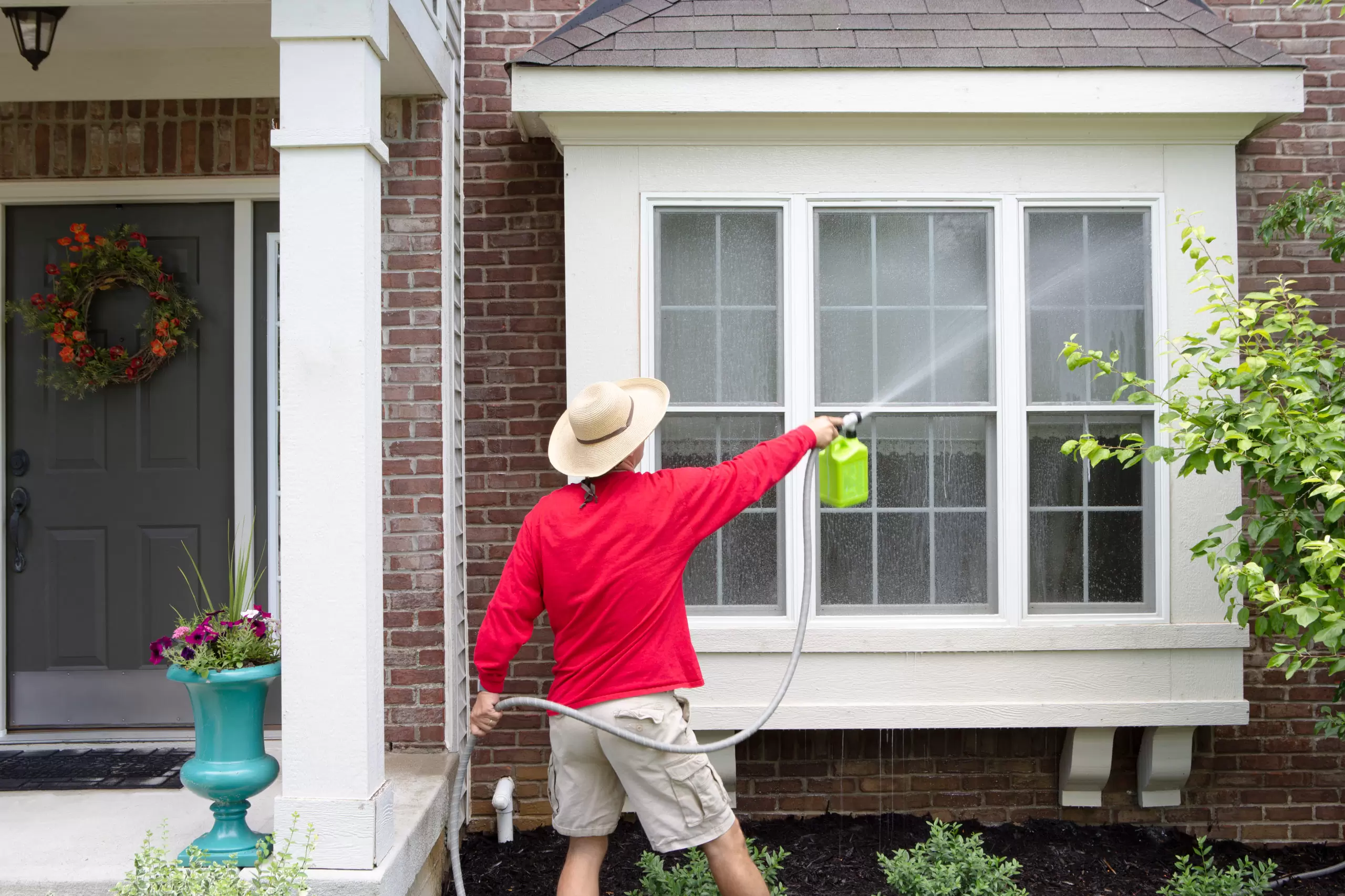 Signs That Tell Your House Needs Exterior House Washing in North Shore